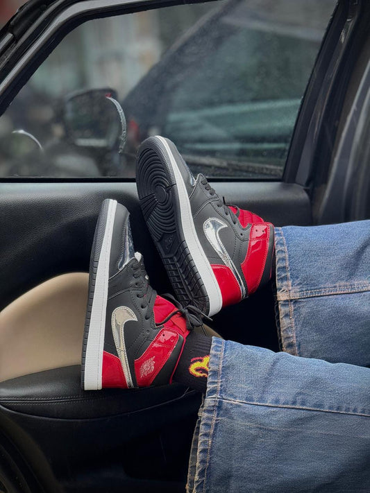 NIKE AIR JORDAN ONE SHOES