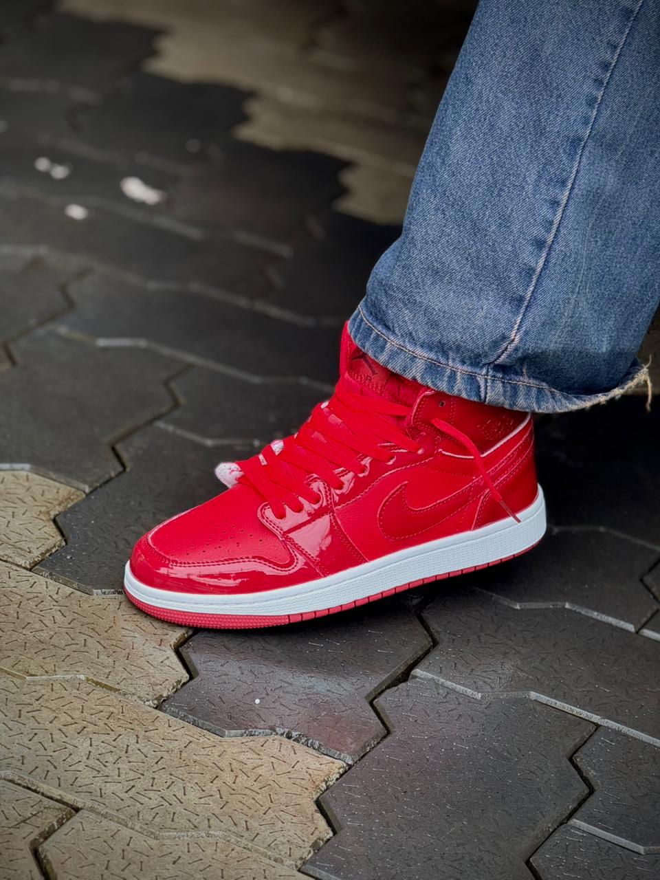 NIKE AIR JORDAN ONE SHOES